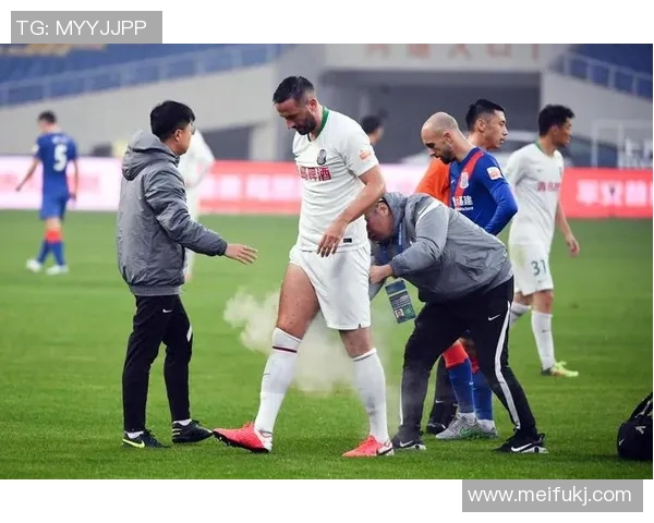 青岛临阵换帅引发争议球队战绩惨淡遭遇22连败困境